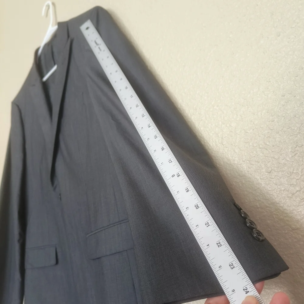 TALLIA est. 1893 gray dress blazer men size 42R wool 100% Plaid Two Button‎